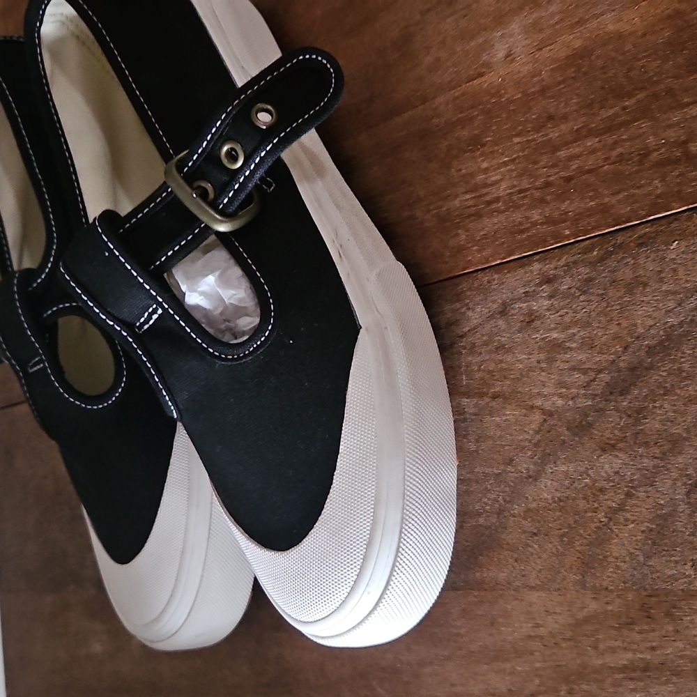 Vans Size 6.5 Mary Jane Shoes New - Picture 3 of 3